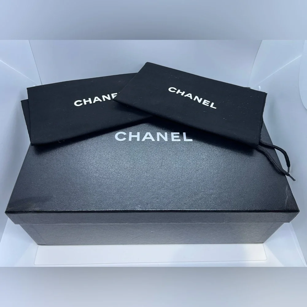 CHANEL gold mules brand new - Picture 5 of 8
